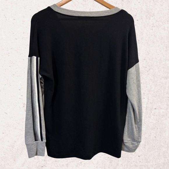 Michaels Black and Gray Relaxed Sweatshirt - Picture 2 of 5